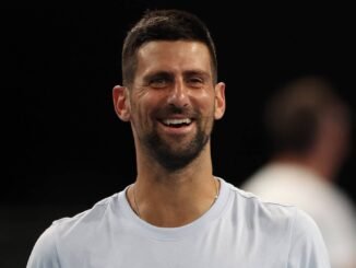 VIDEO: Djokovic unexpectedly joins Team China's United Cup press conference.