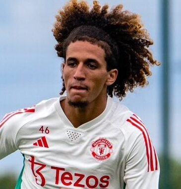 Hannibal Mejbri is likely to depart Manchester United for Sevilla, first on loan with the possibility of a permanent move.