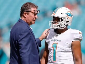 Throwback: Dan Marino's Christmas Surprise, a Heartwarming Moment Dolphins QBs Must Cherish