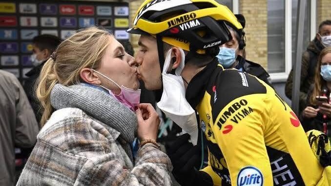 Wout van Aert: ‘Als iedereen zoals Sarah De Bie was, zouden we in een veel betere wereld leven’ Volledige verhaal hieronder